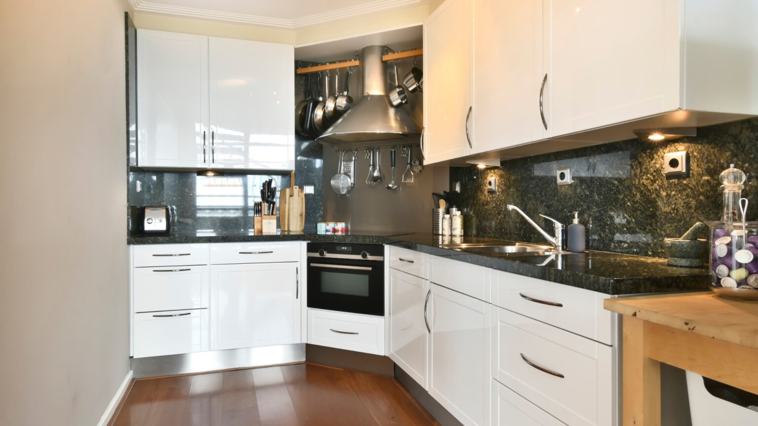 Introducing Luxury with Black and White Quartzite in North Carolina